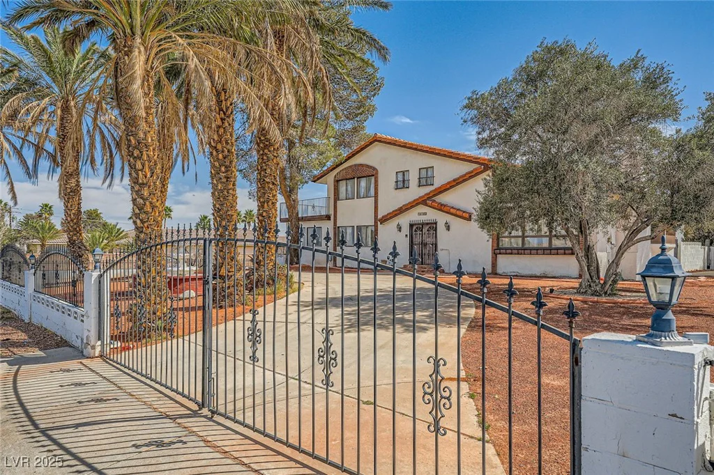 7079 Laredo, Las Vegas, NV 89117