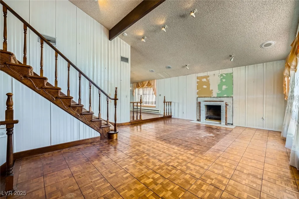 7079 Laredo, Las Vegas, NV 89117