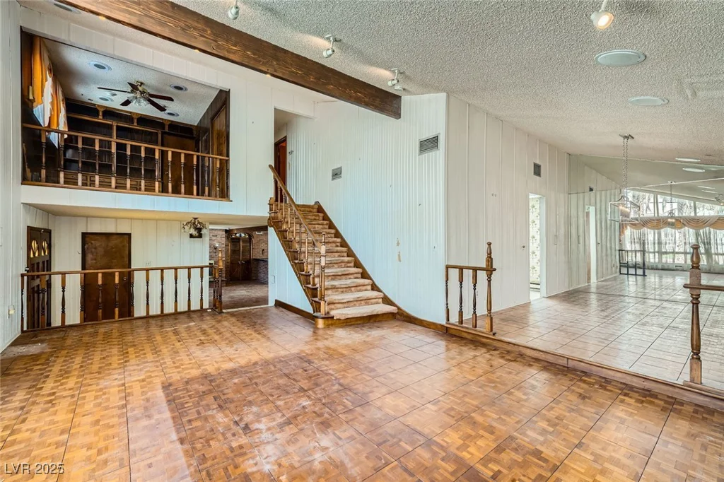 7079 Laredo, Las Vegas, NV 89117