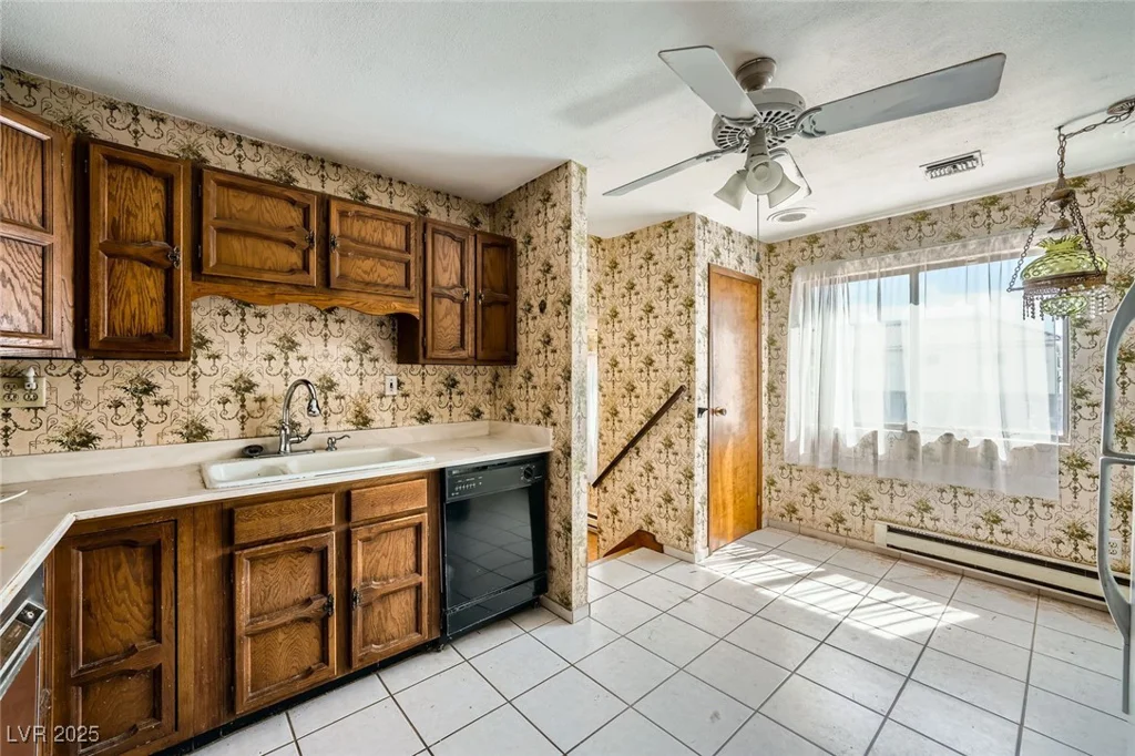 7079 Laredo, Las Vegas, NV 89117