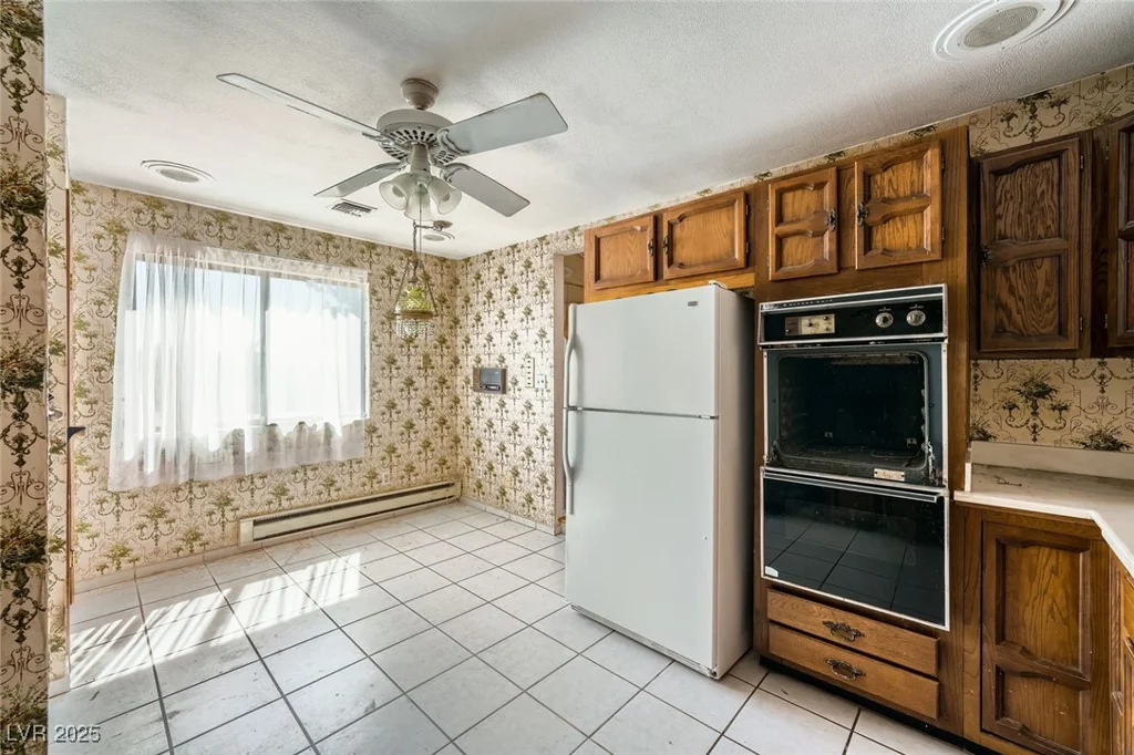 7079 Laredo, Las Vegas, NV 89117