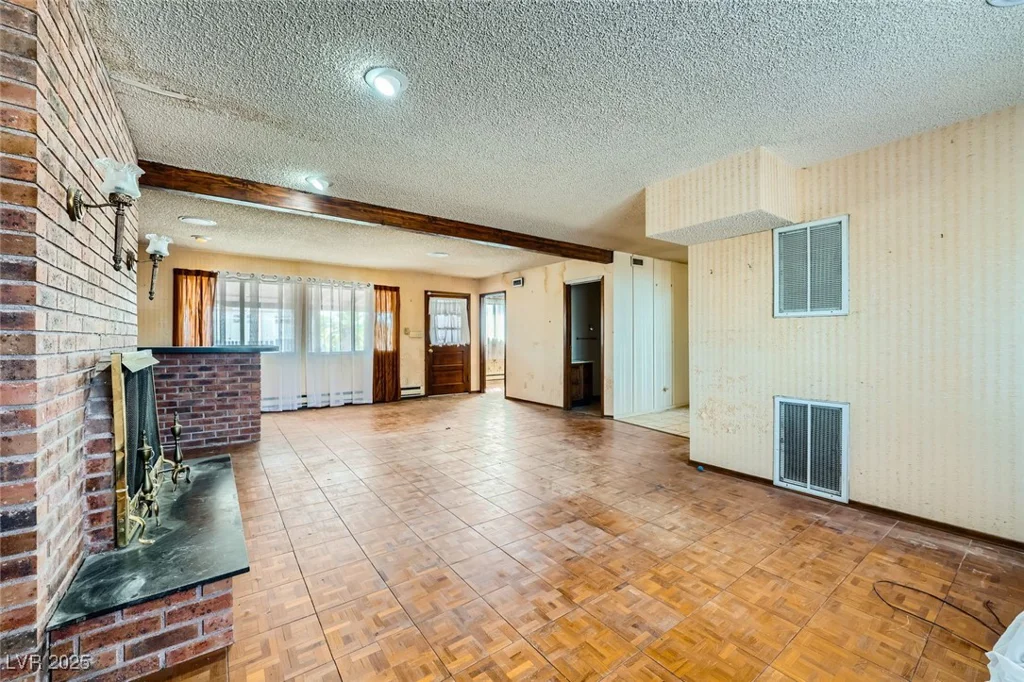 7079 Laredo, Las Vegas, NV 89117