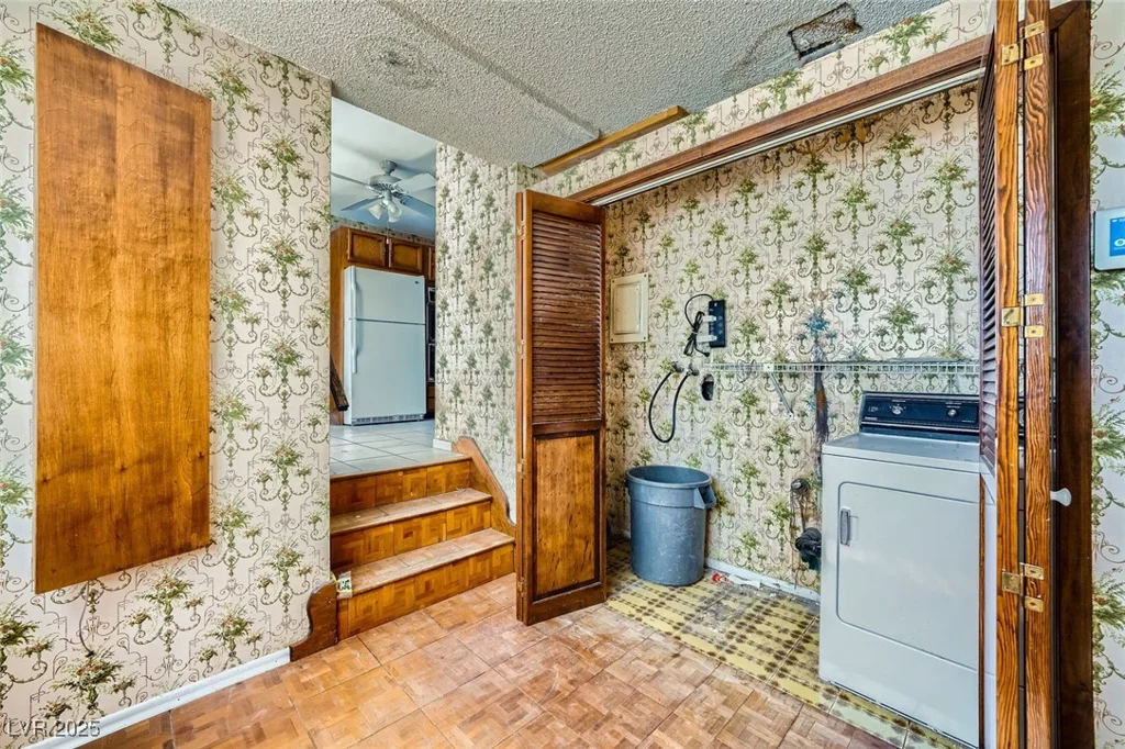 7079 Laredo, Las Vegas, NV 89117