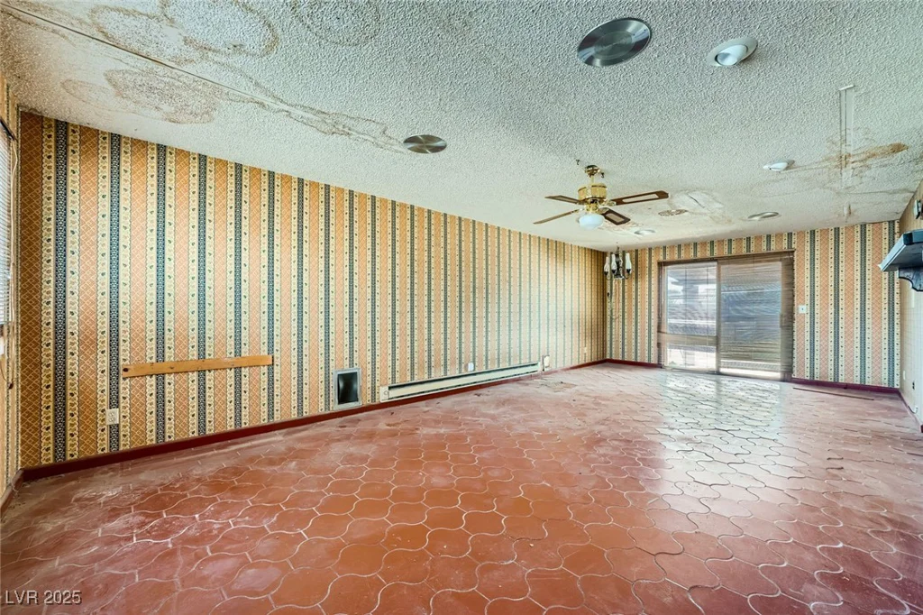 7079 Laredo, Las Vegas, NV 89117