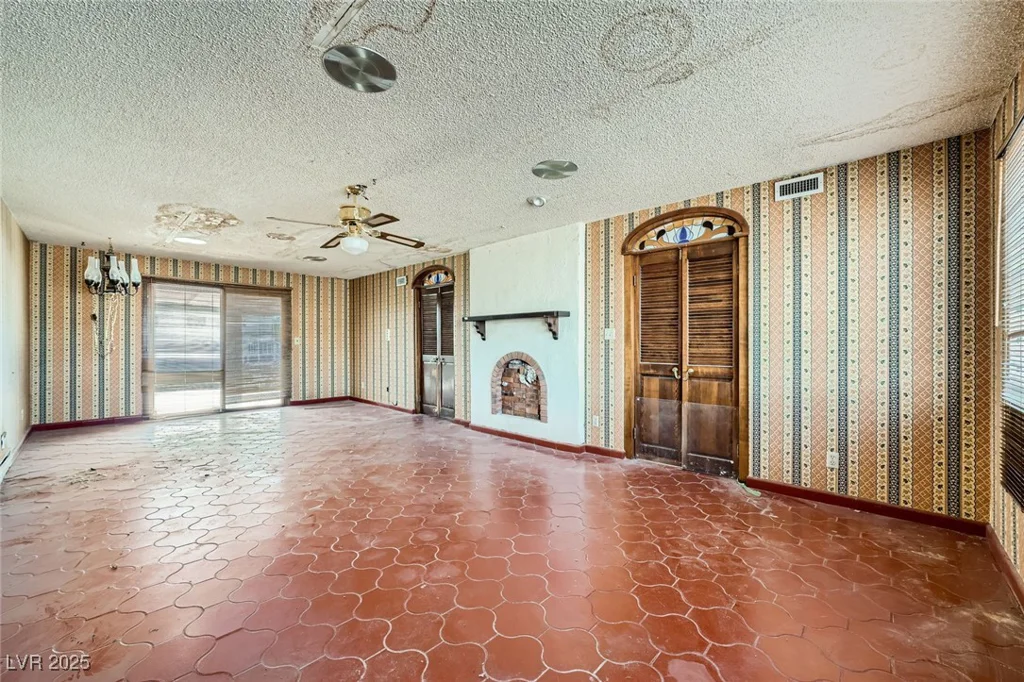 7079 Laredo, Las Vegas, NV 89117