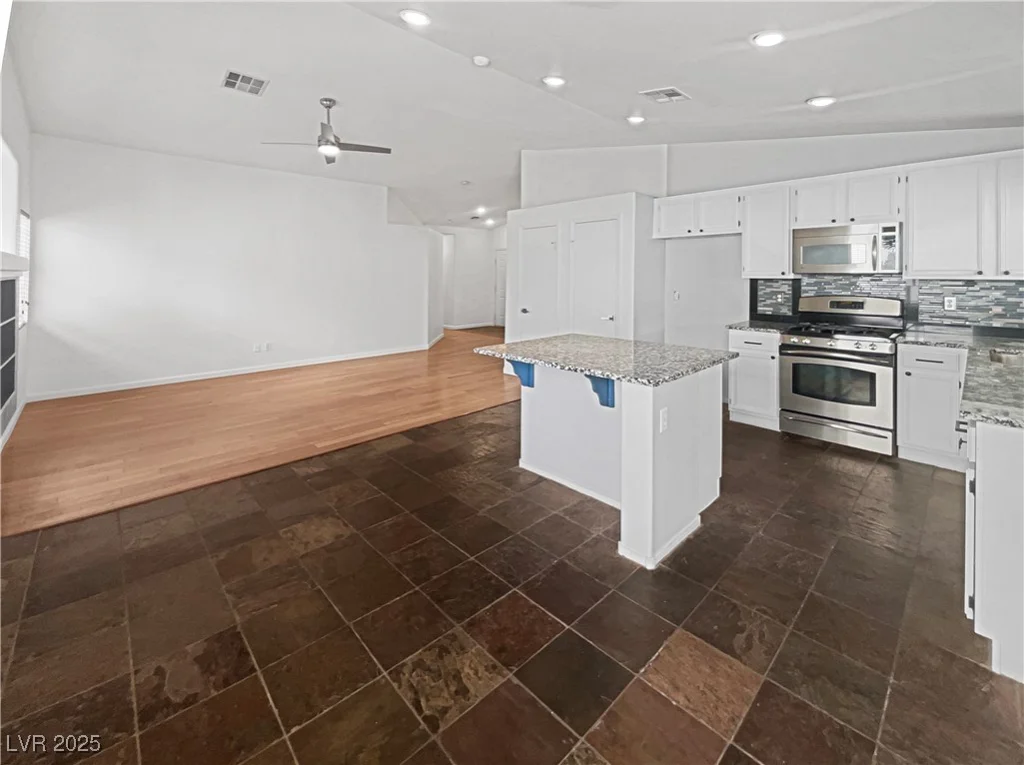 350 Loma Marsh, North Las Vegas, NV 89084