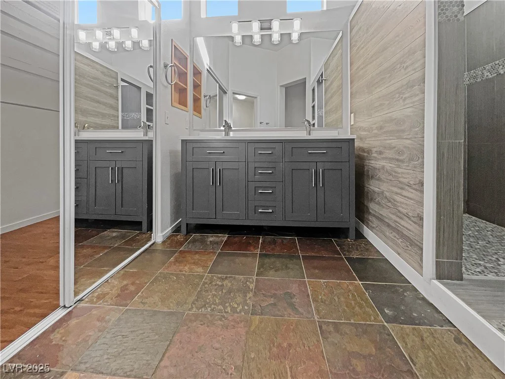 350 Loma Marsh, North Las Vegas, NV 89084