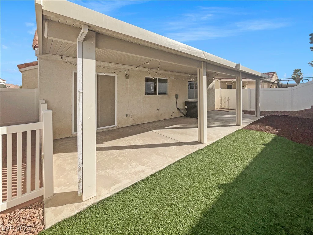 350 Loma Marsh, North Las Vegas, NV 89084