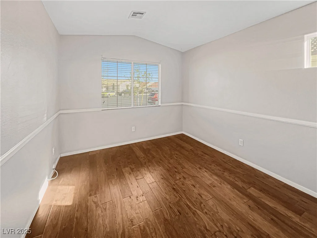350 Loma Marsh, North Las Vegas, NV 89084