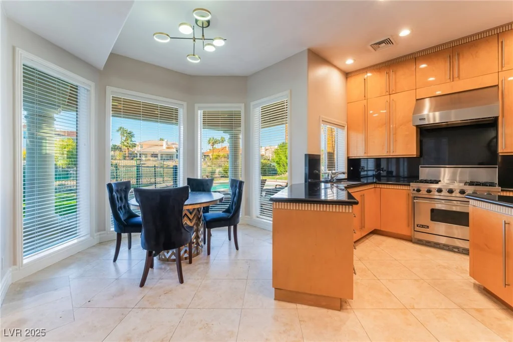 2221 Glenbrook, Las Vegas, NV 89117