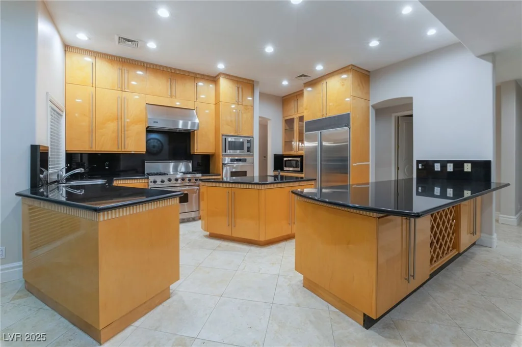 2221 Glenbrook, Las Vegas, NV 89117