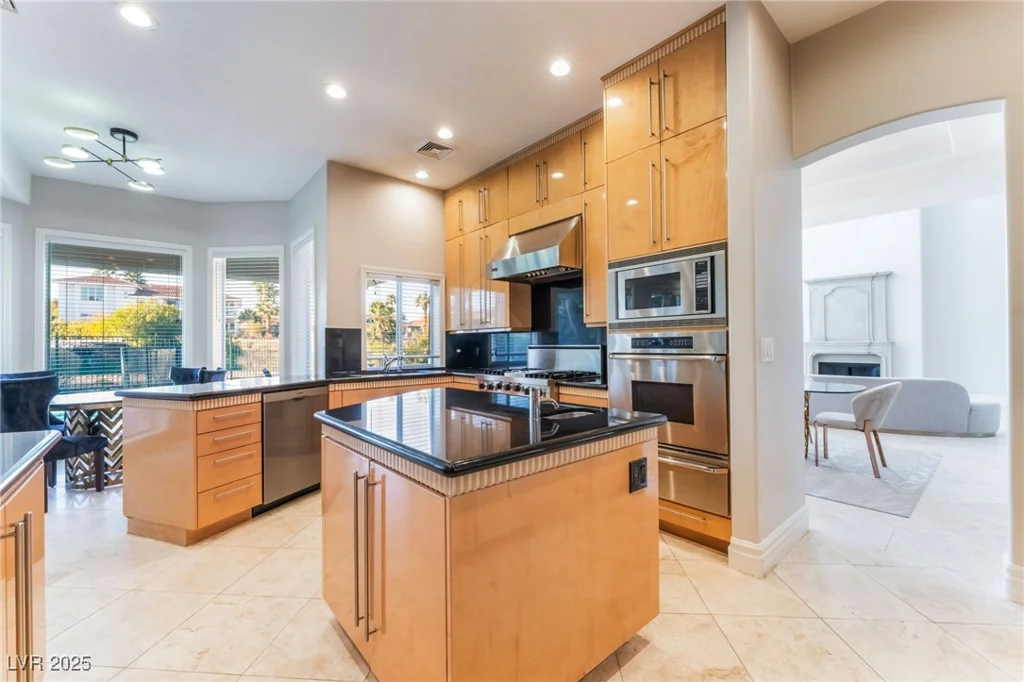 2221 Glenbrook, Las Vegas, NV 89117