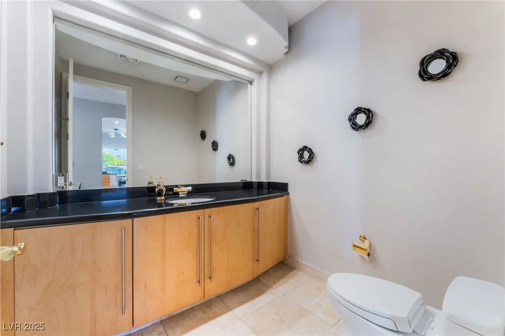 2221 Glenbrook, Las Vegas, NV 89117