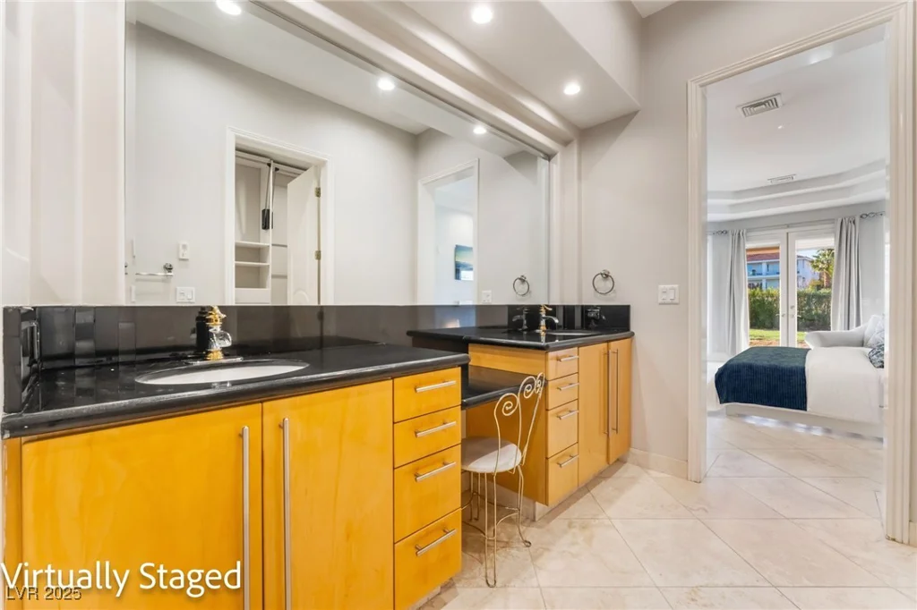 2221 Glenbrook, Las Vegas, NV 89117