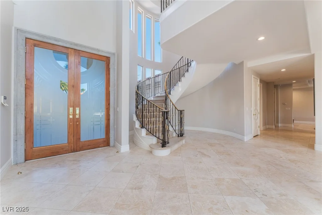 2221 Glenbrook, Las Vegas, NV 89117