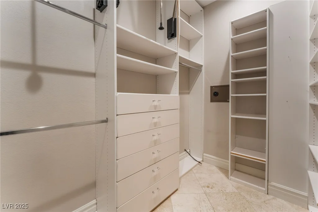 2221 Glenbrook, Las Vegas, NV 89117