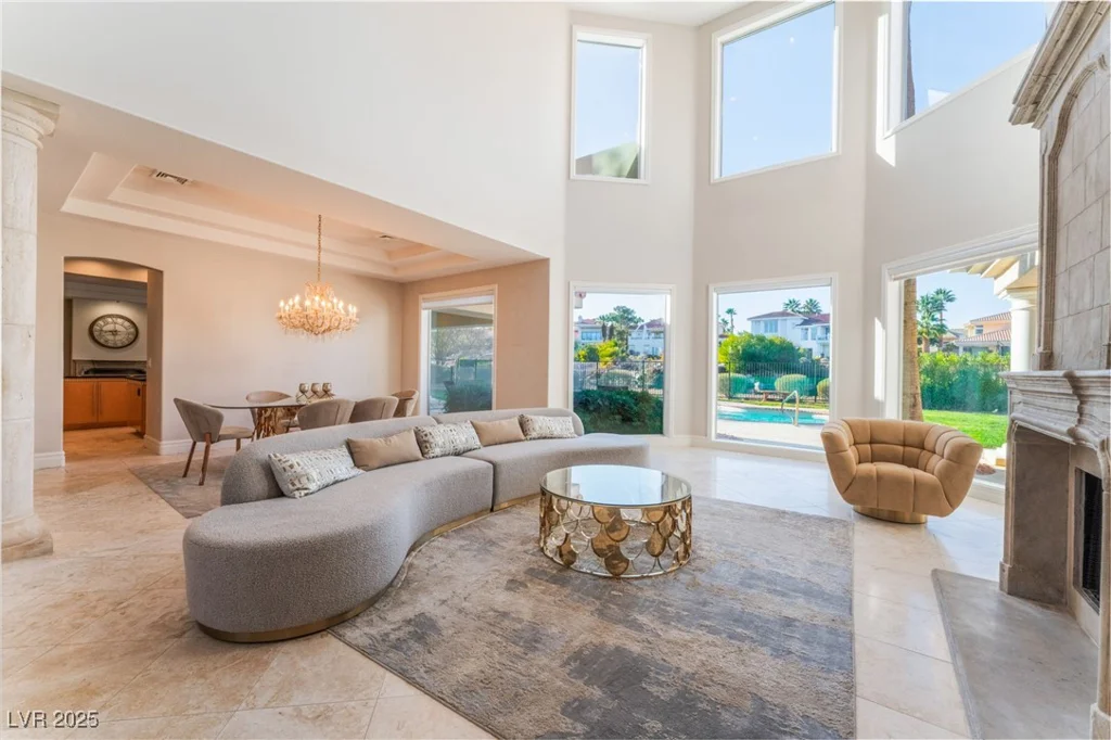 2221 Glenbrook, Las Vegas, NV 89117