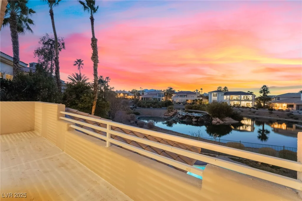 2221 Glenbrook, Las Vegas, NV 89117