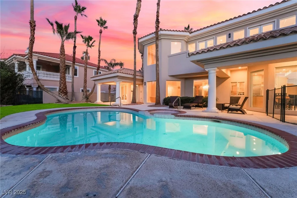 2221 Glenbrook, Las Vegas, NV 89117