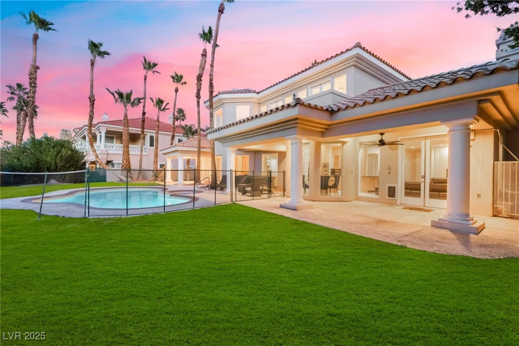 2221 Glenbrook, Las Vegas, NV 89117