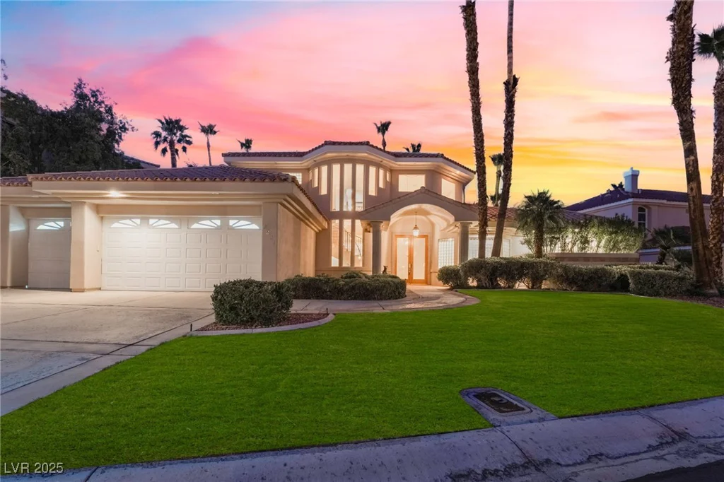 2221 Glenbrook, Las Vegas, NV 89117