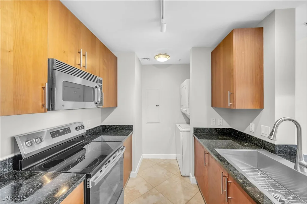 200 Sahara, Las Vegas, NV 89102