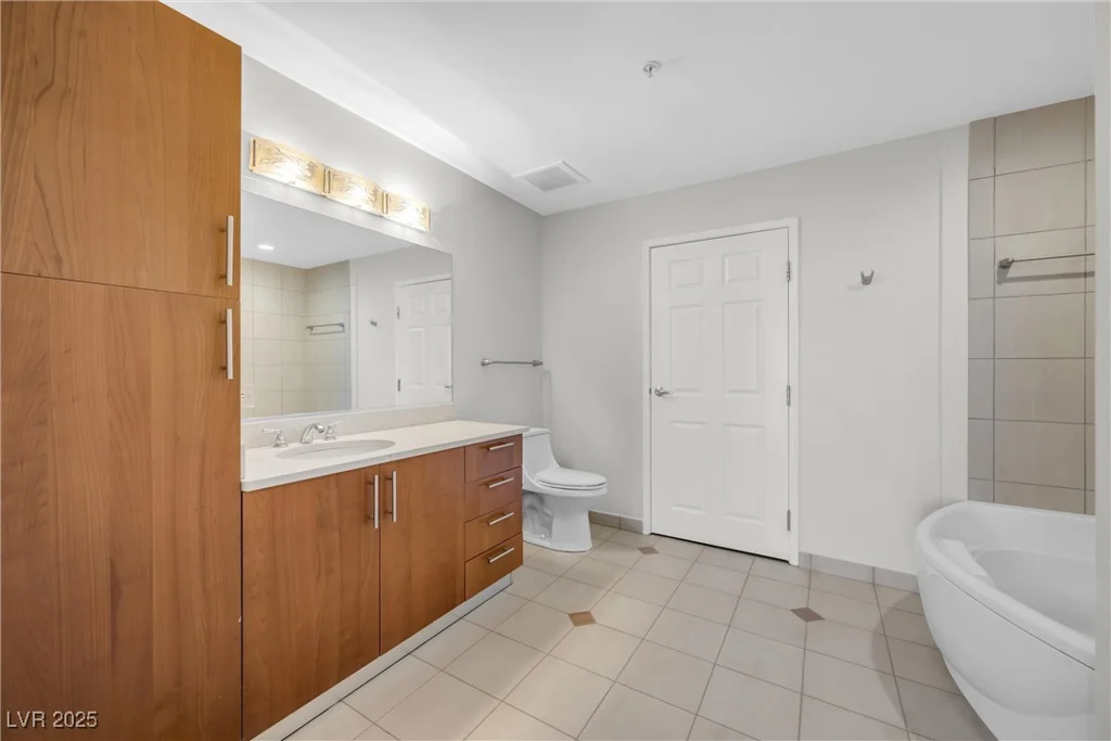 200 Sahara, Las Vegas, NV 89102