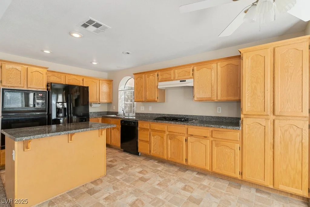 8005 Dover Shores, Las Vegas, NV 89128