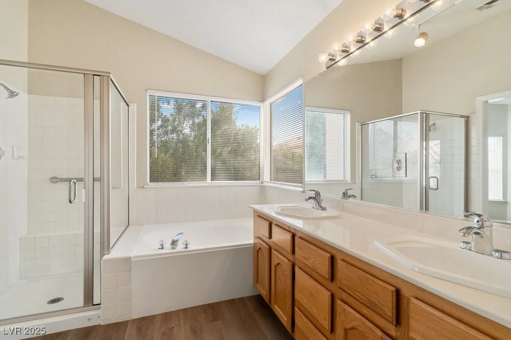 8005 Dover Shores, Las Vegas, NV 89128