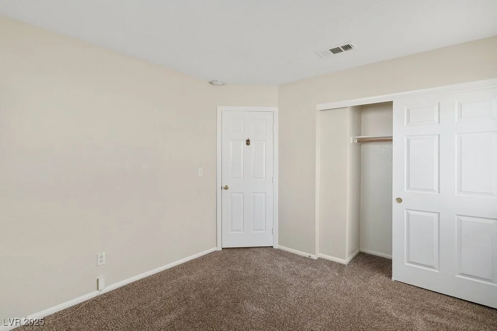 8005 Dover Shores, Las Vegas, NV 89128