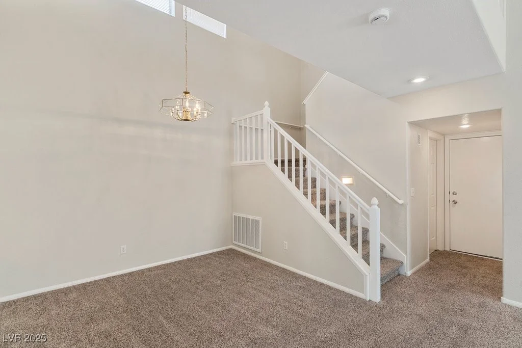 8005 Dover Shores, Las Vegas, NV 89128