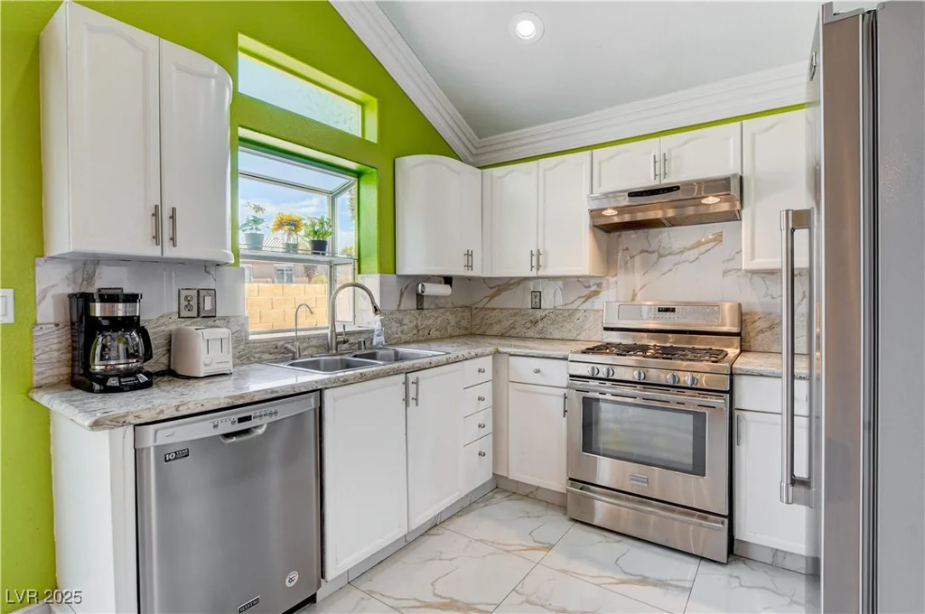 8988 Dusseldorf, Las Vegas, NV 89147