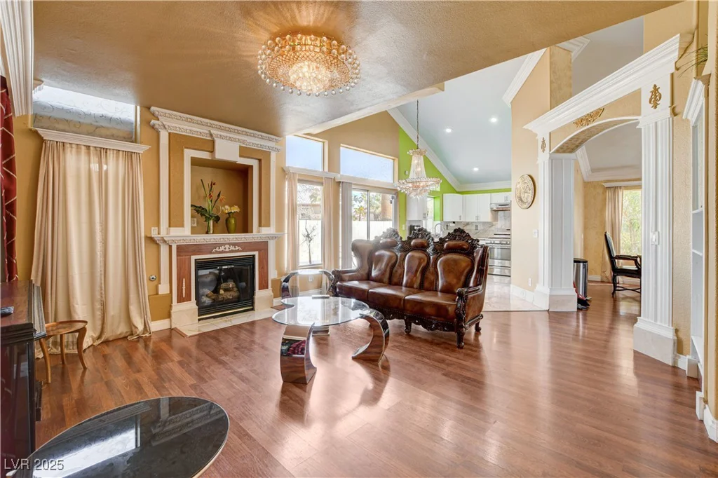 8988 Dusseldorf, Las Vegas, NV 89147
