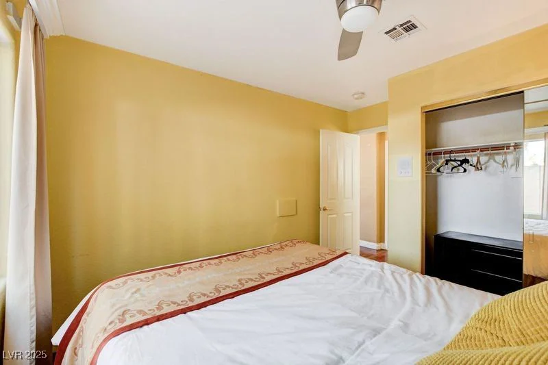 8988 Dusseldorf, Las Vegas, NV 89147