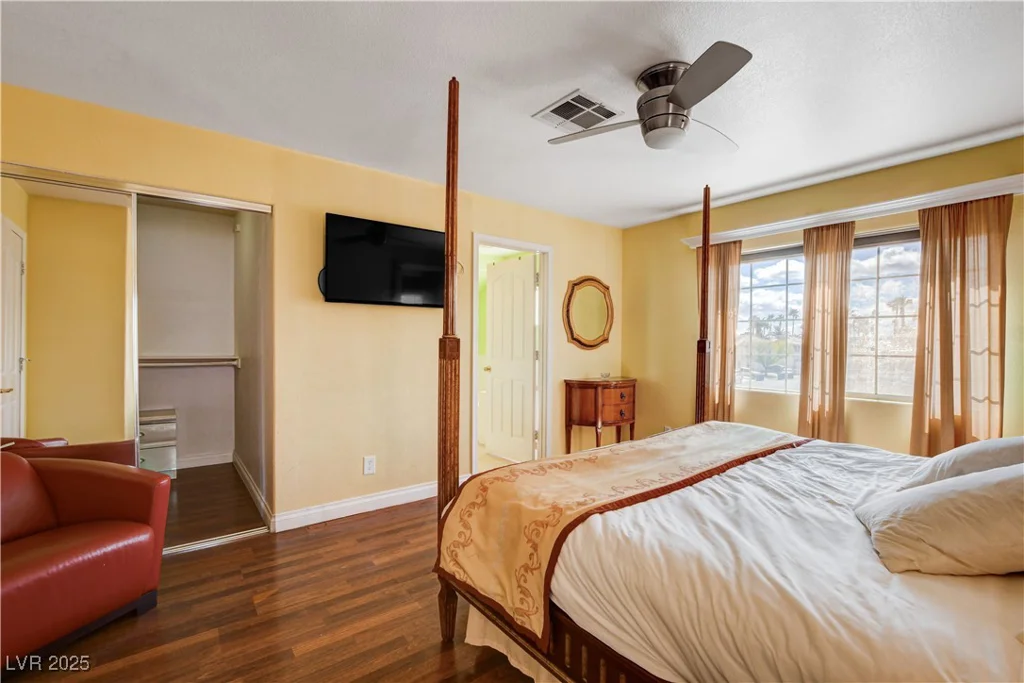 8988 Dusseldorf, Las Vegas, NV 89147