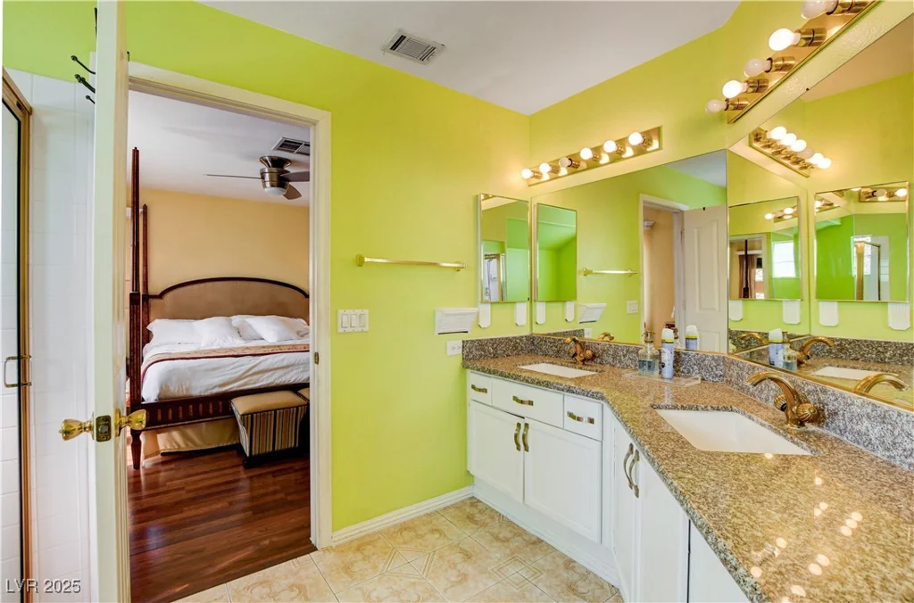 8988 Dusseldorf, Las Vegas, NV 89147