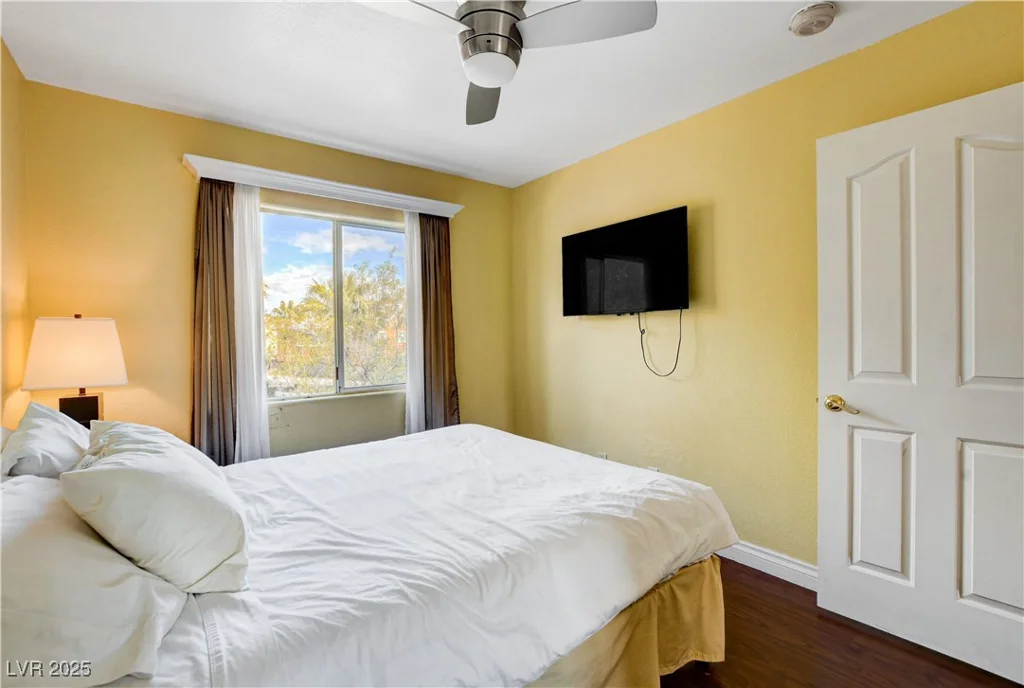 8988 Dusseldorf, Las Vegas, NV 89147
