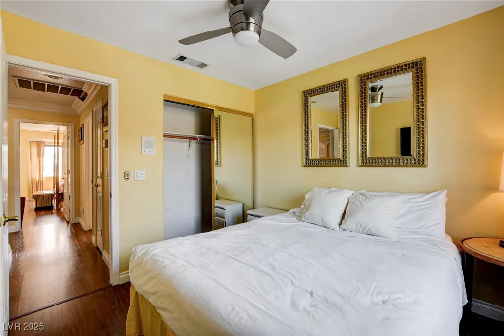 8988 Dusseldorf, Las Vegas, NV 89147