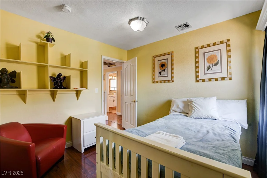 8988 Dusseldorf, Las Vegas, NV 89147