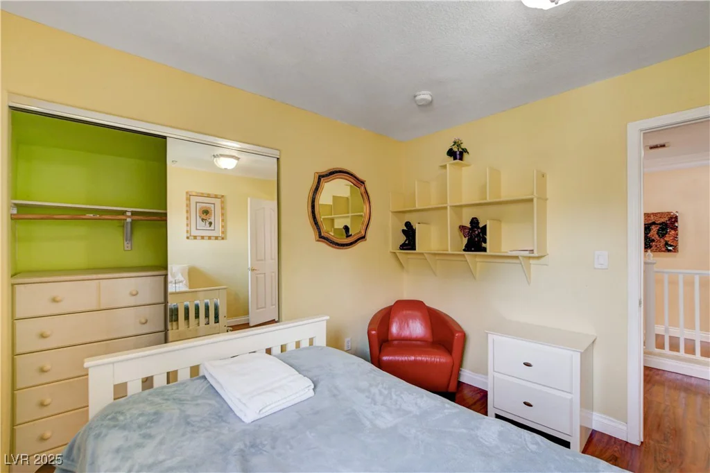 8988 Dusseldorf, Las Vegas, NV 89147