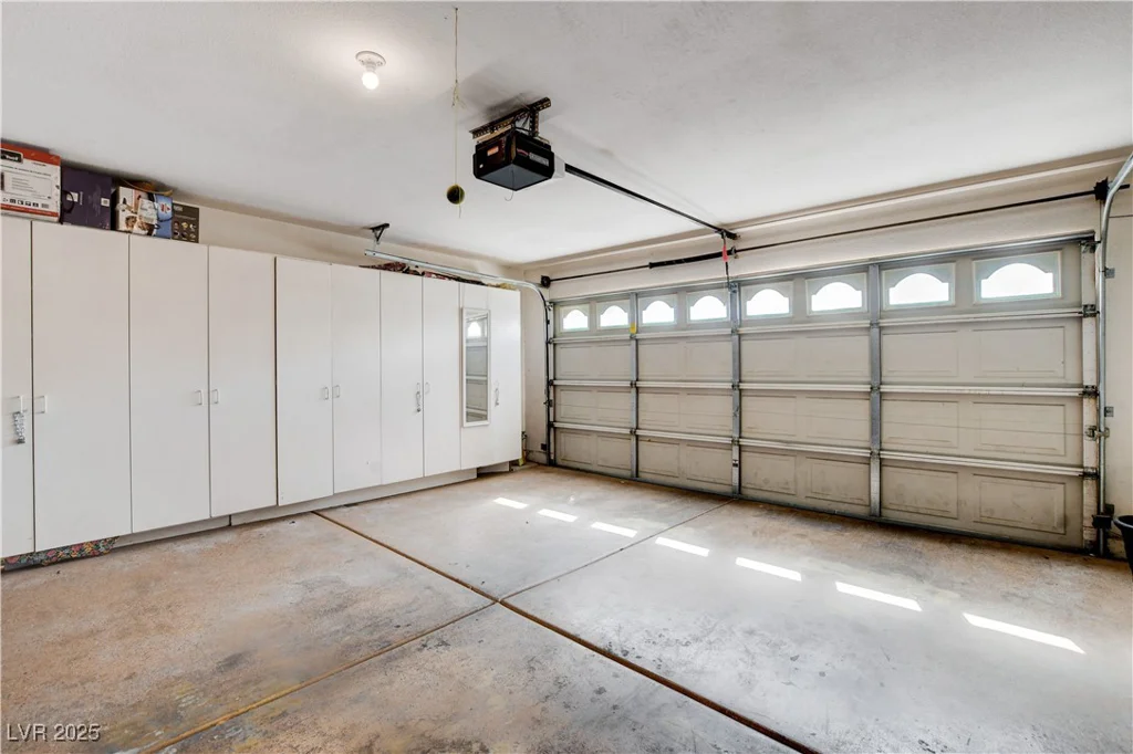 8988 Dusseldorf, Las Vegas, NV 89147