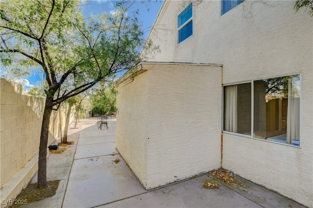 8988 Dusseldorf, Las Vegas, NV 89147