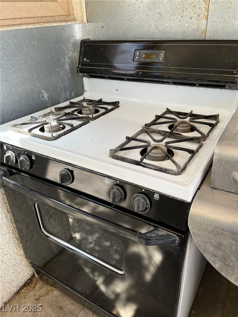 8988 Dusseldorf, Las Vegas, NV 89147