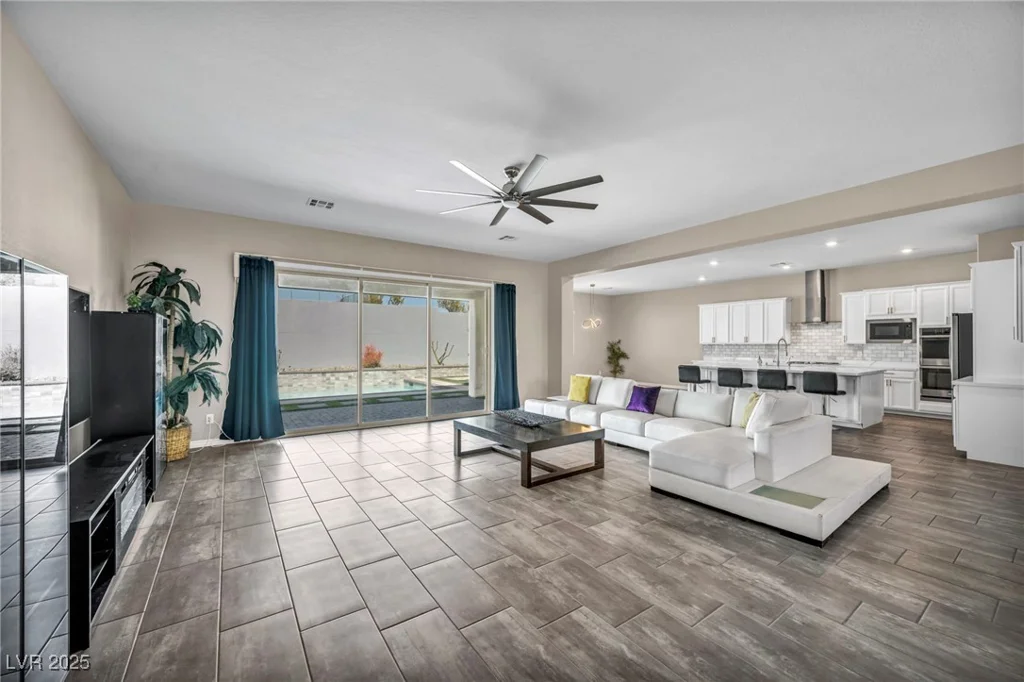 10062 Mountain Foothills, Las Vegas, NV 89149