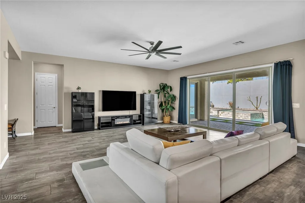 10062 Mountain Foothills, Las Vegas, NV 89149