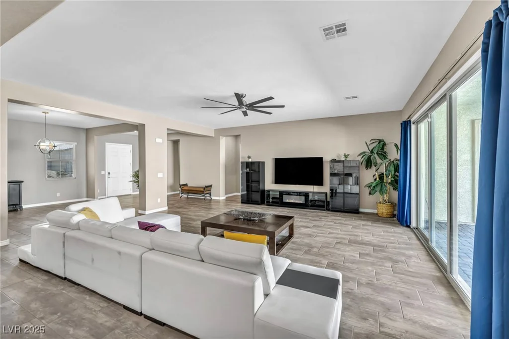 10062 Mountain Foothills, Las Vegas, NV 89149