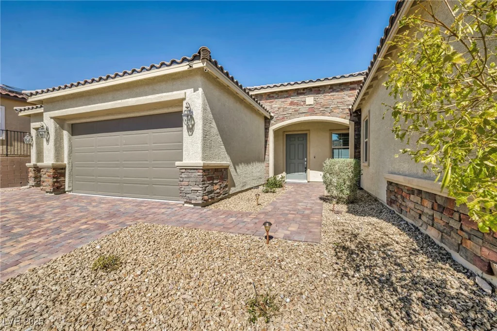 10062 Mountain Foothills, Las Vegas, NV 89149