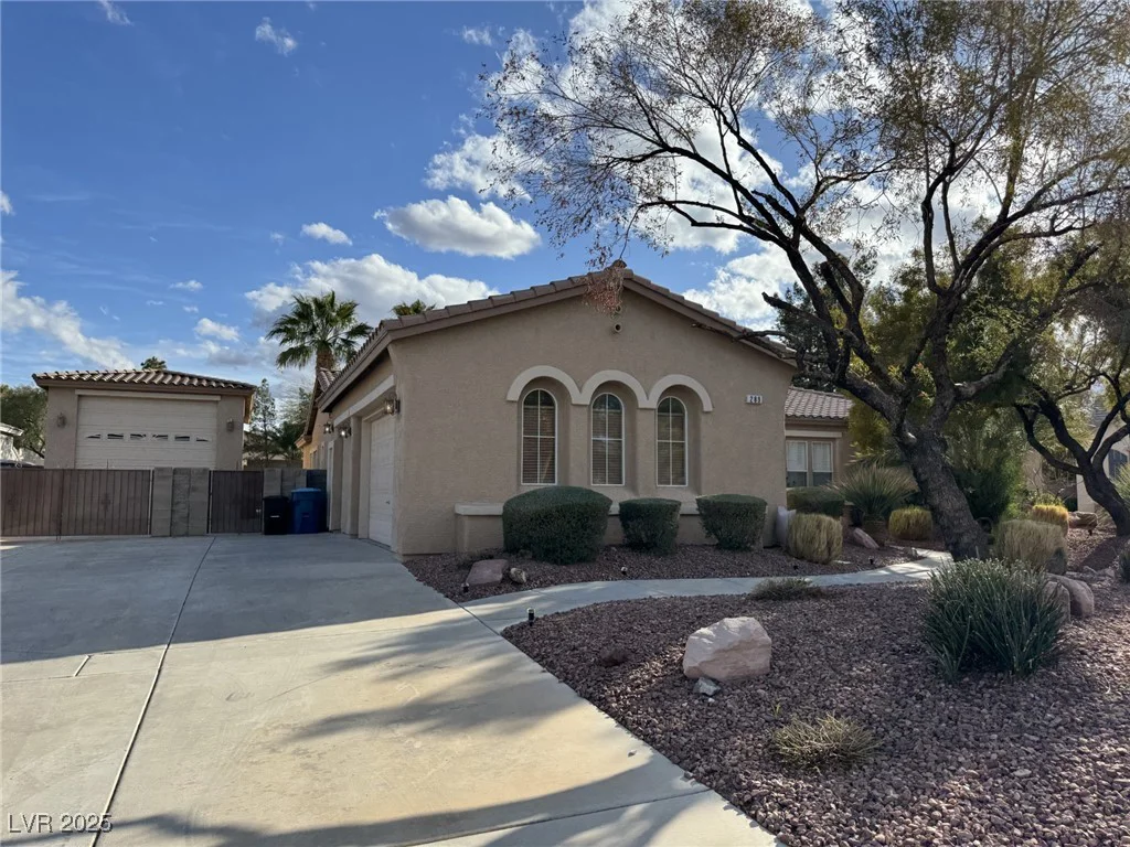 289 Ivywood, Las Vegas, NV 89183