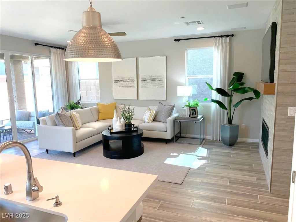 6507 Dove Point, Las Vegas, NV 89130