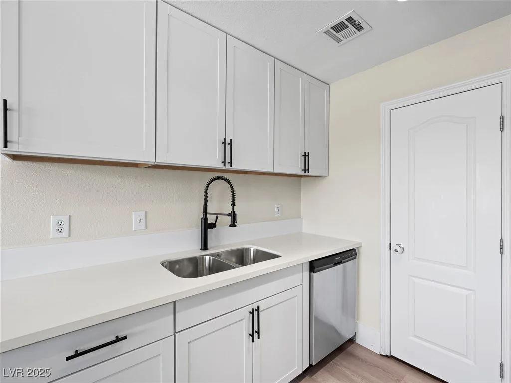 5330 Charleston, Las Vegas, NV 89142